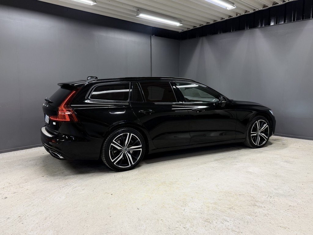 Volvo V60 2021, photo 5/10