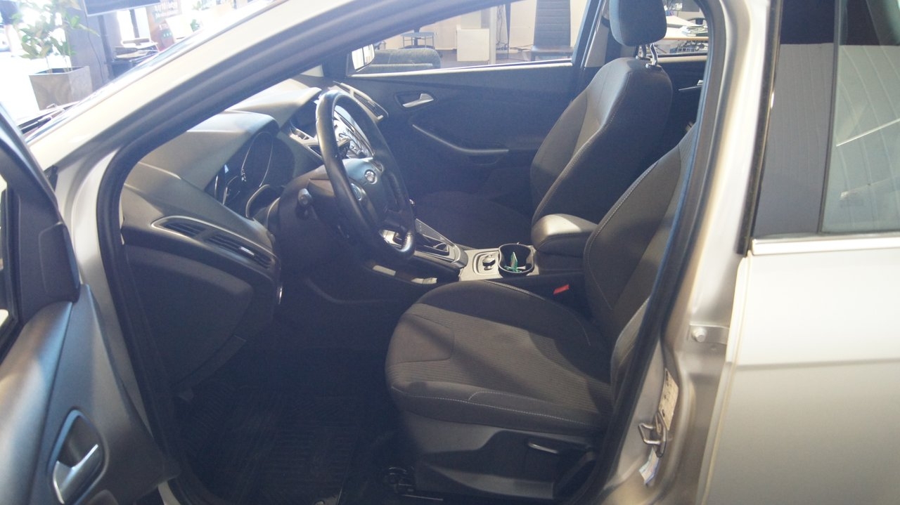 Ford Focus Kombi 1.0 EcoBoost Titanium 2014, bild 5/10