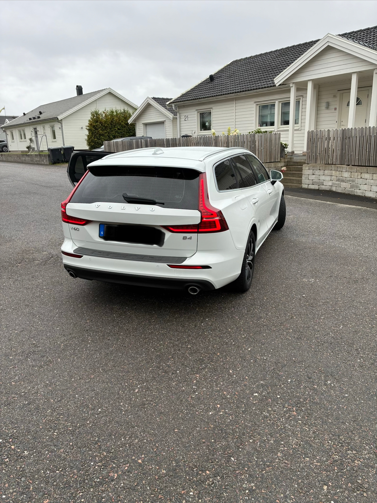 Volvo V60 B4 Geartronic 2021, bild 2/6