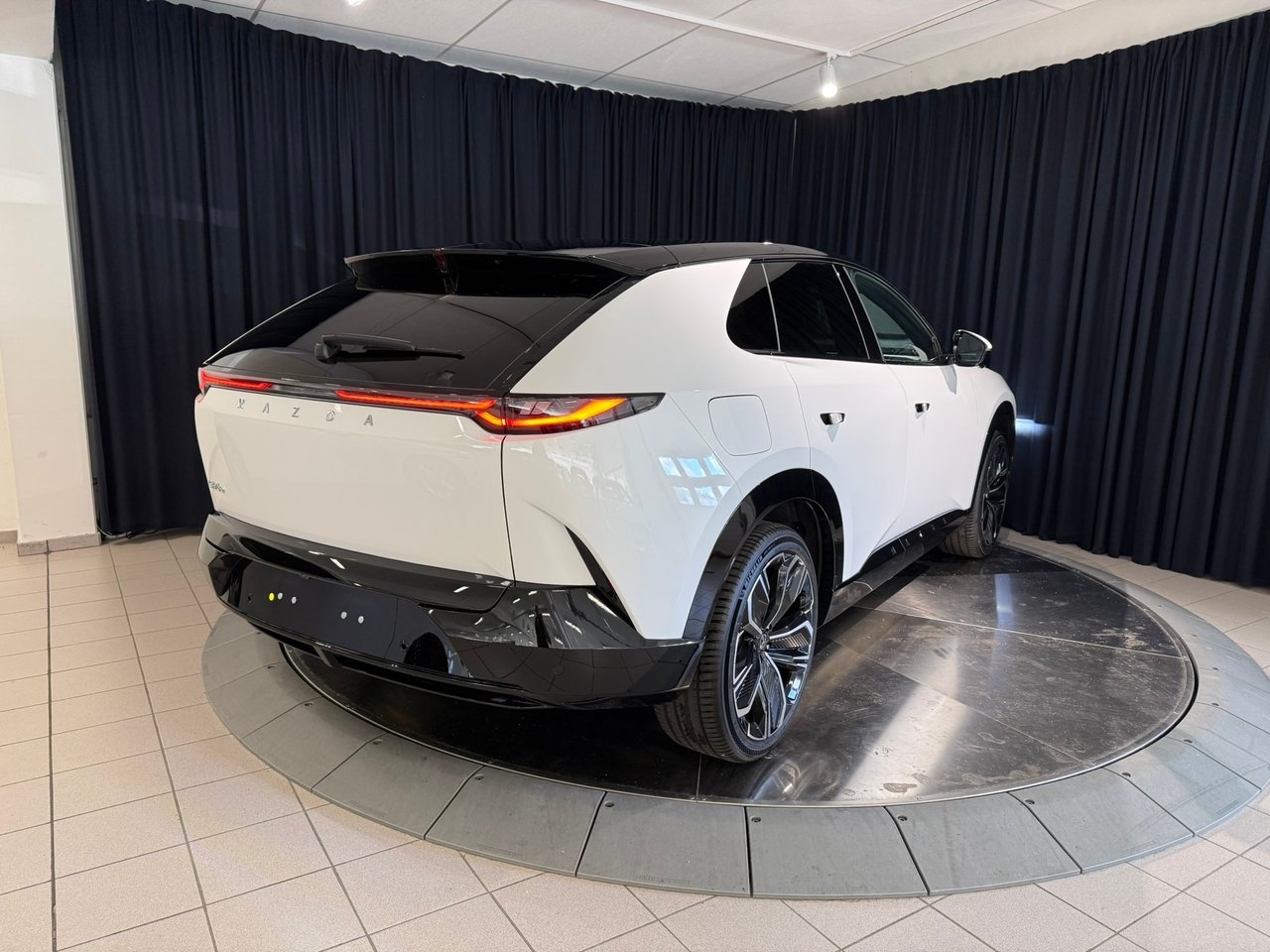 Mazda CX-6e 78 kWh TAKUMI 2026, bild 6/10