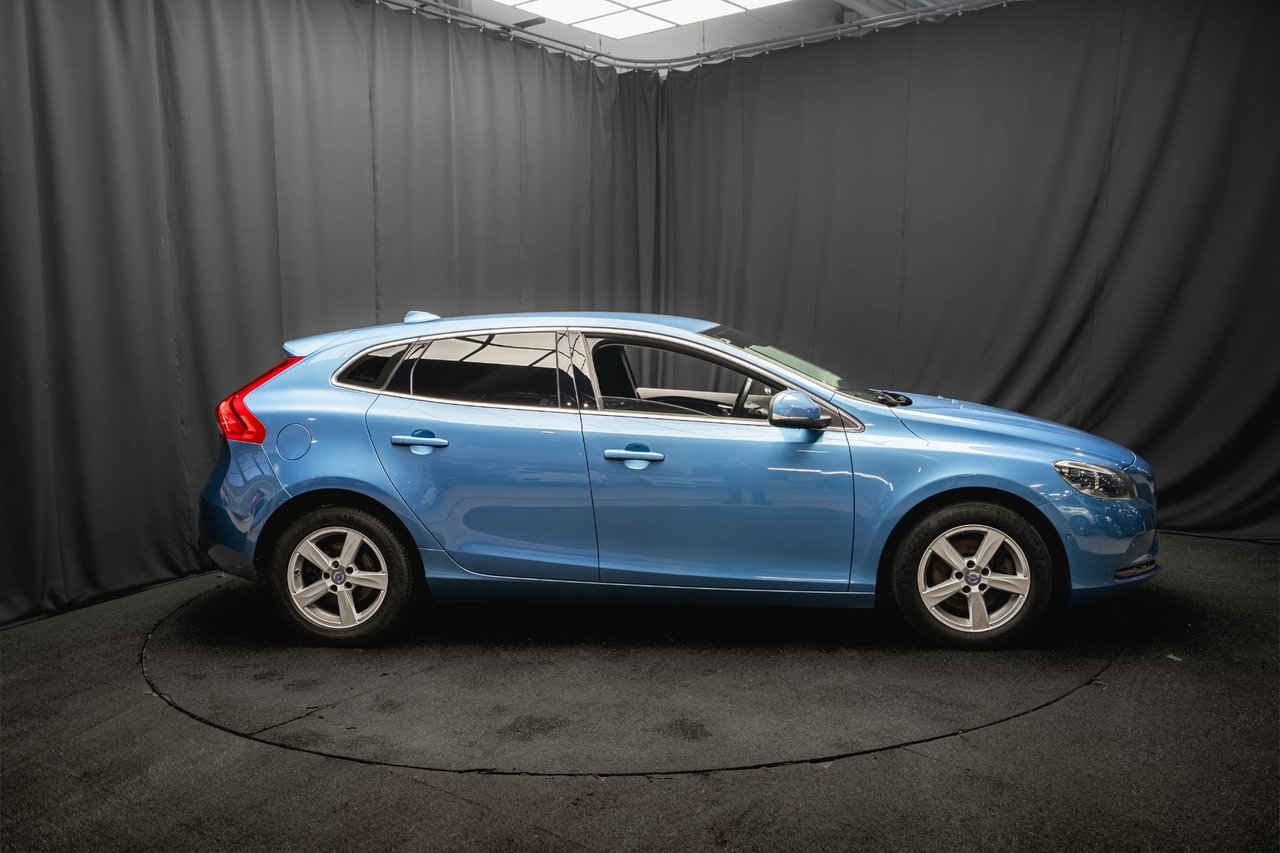 Volvo V40 D2 2016, photo 5/10