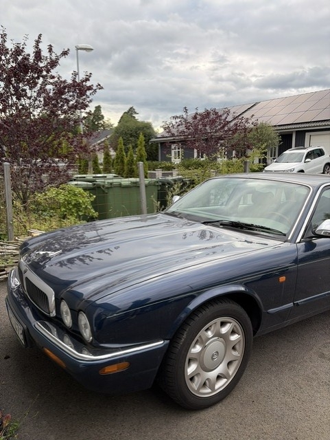 Jaguar XJ