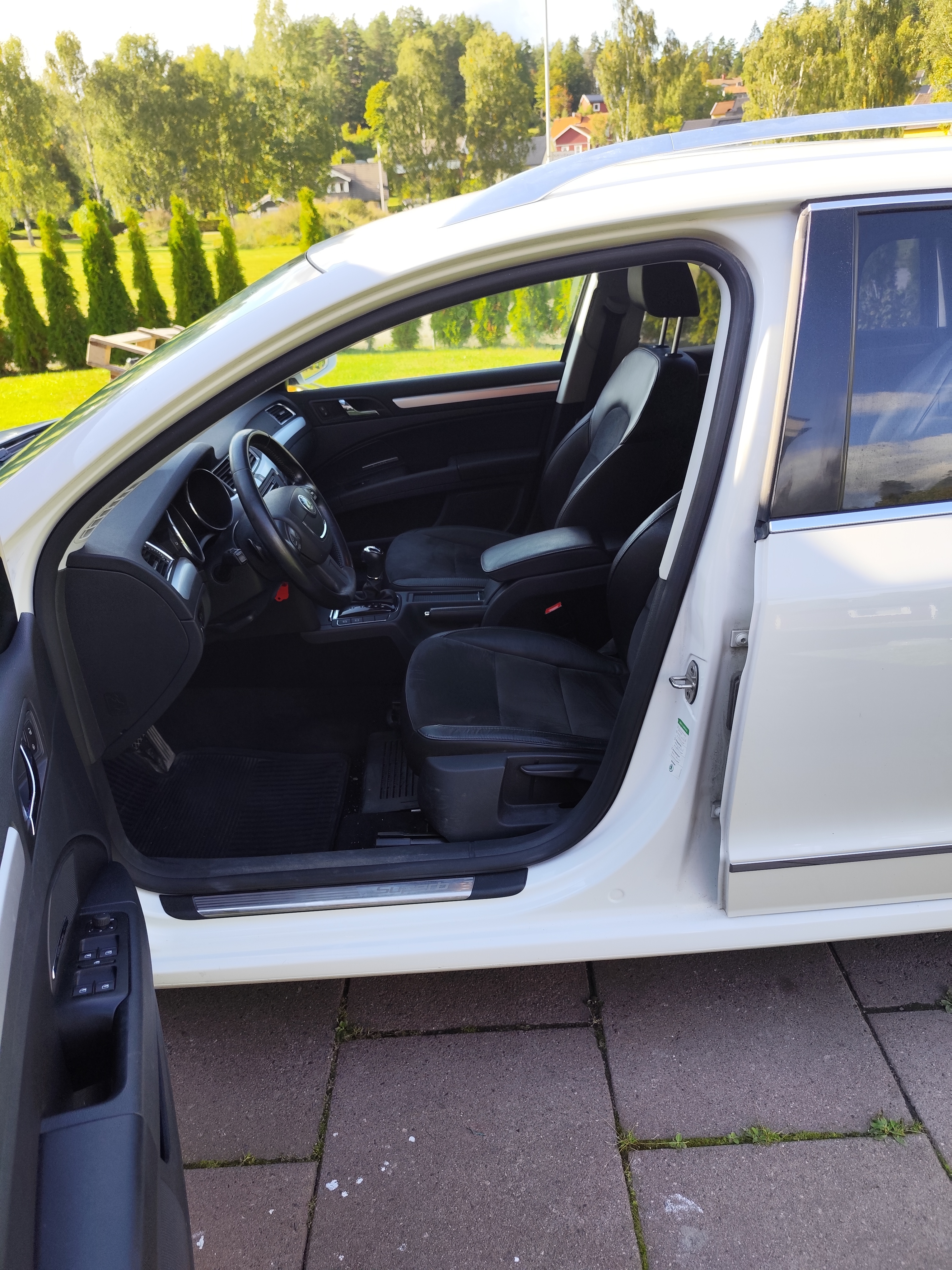Skoda Superb 2013, bild 7/10