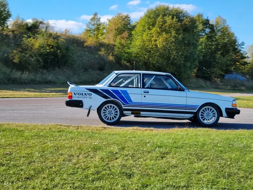 Volvo 242