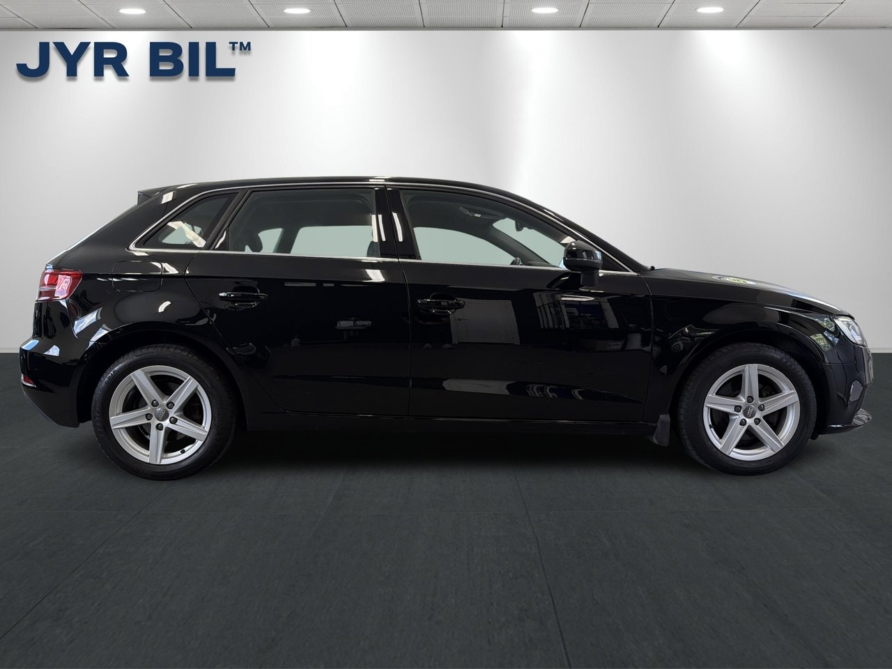 Audi A3 2019, bild 2/10