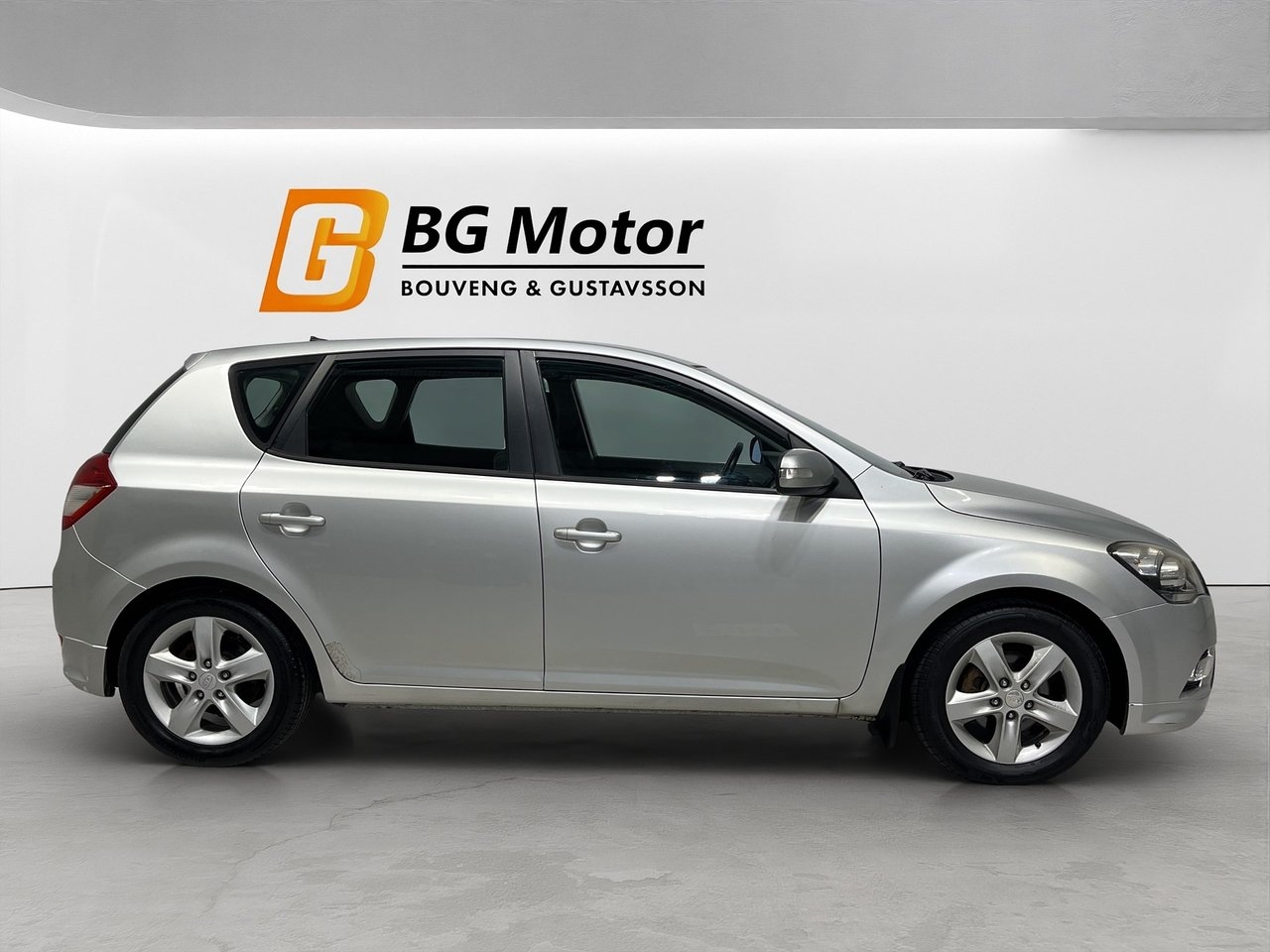 Kia Ceed 2012, bild 3/17