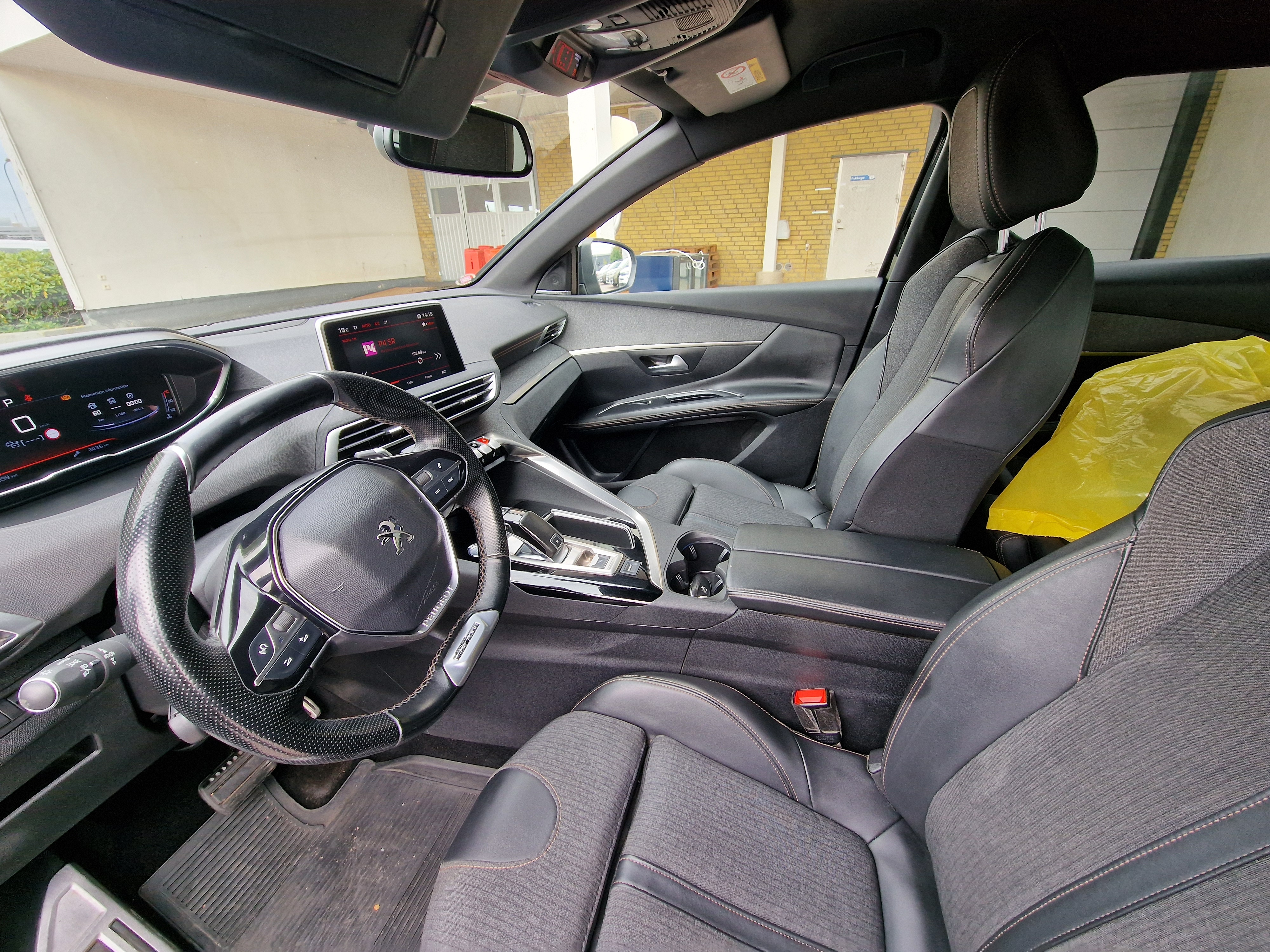 Peugeot 3008 2.0 BlueHDi 180 EAT 2019, bild 6/8