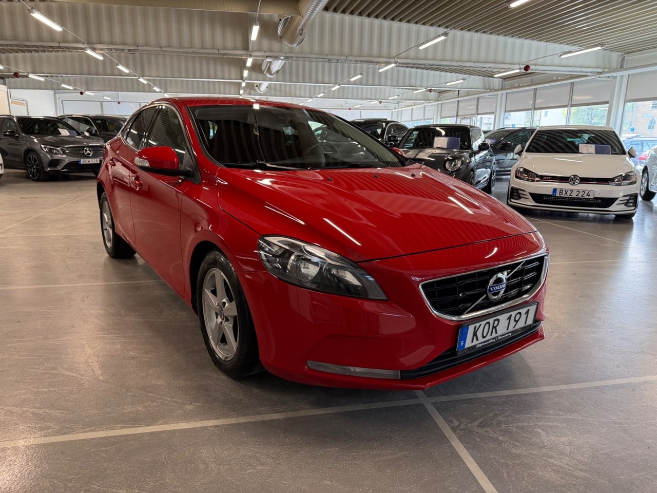 Volvo V40 D2 Your Kinetic Lågskatt 2016, bild 2/10