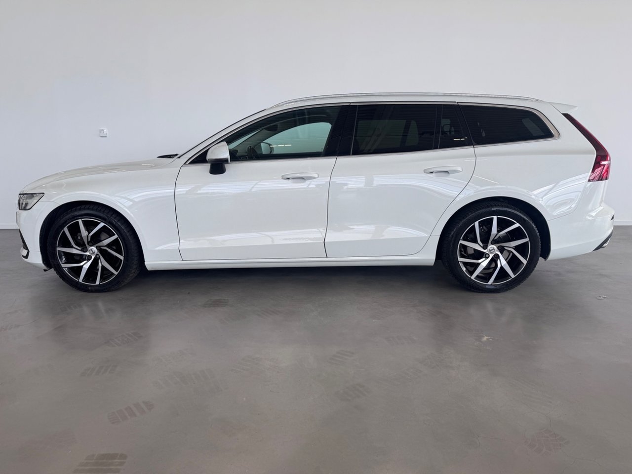 Volvo V60 2020, bild 2/10