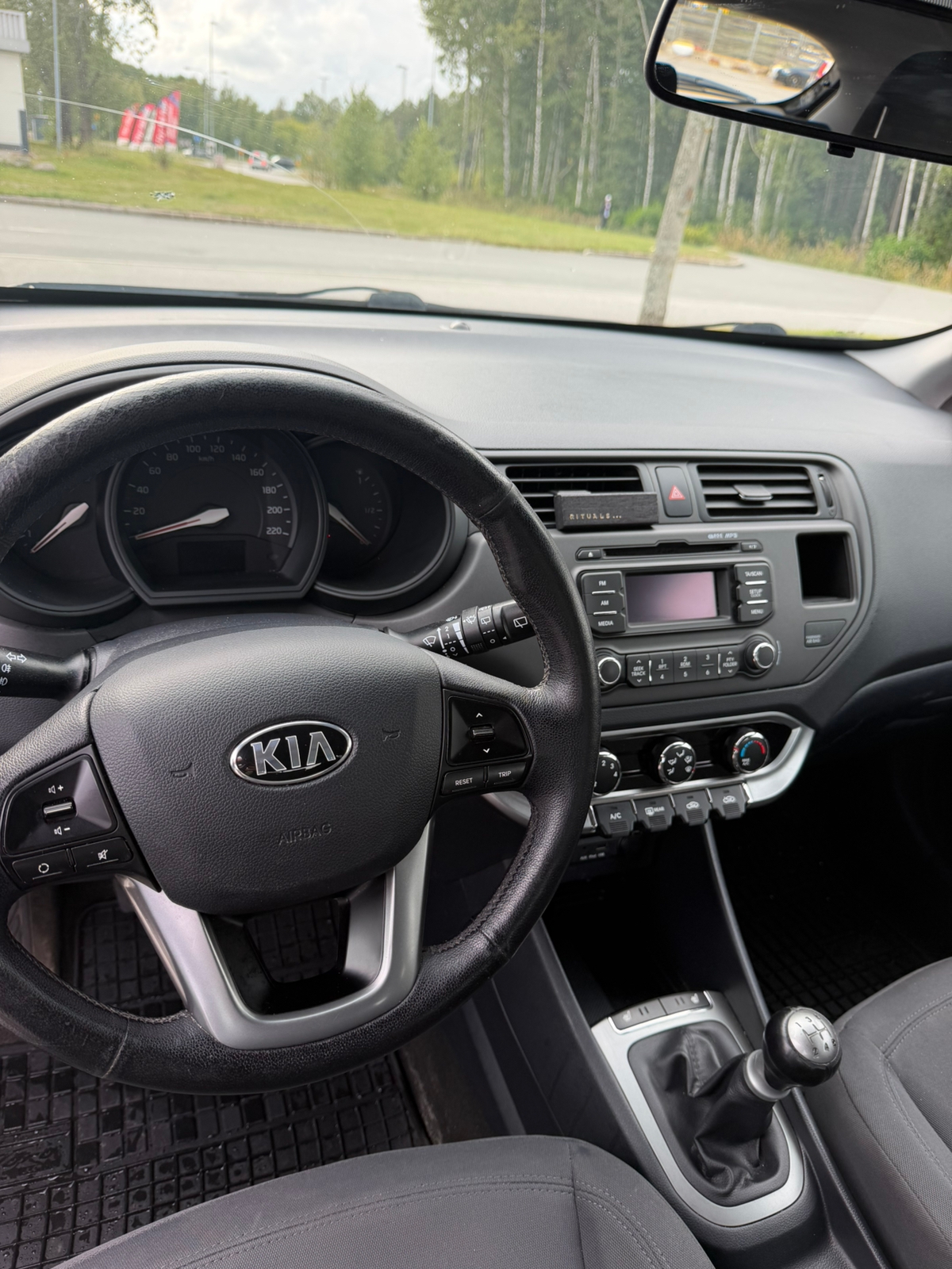 Kia Rio 5-dörrar 1.2 CVVT Manuell 2013, bild 4/6