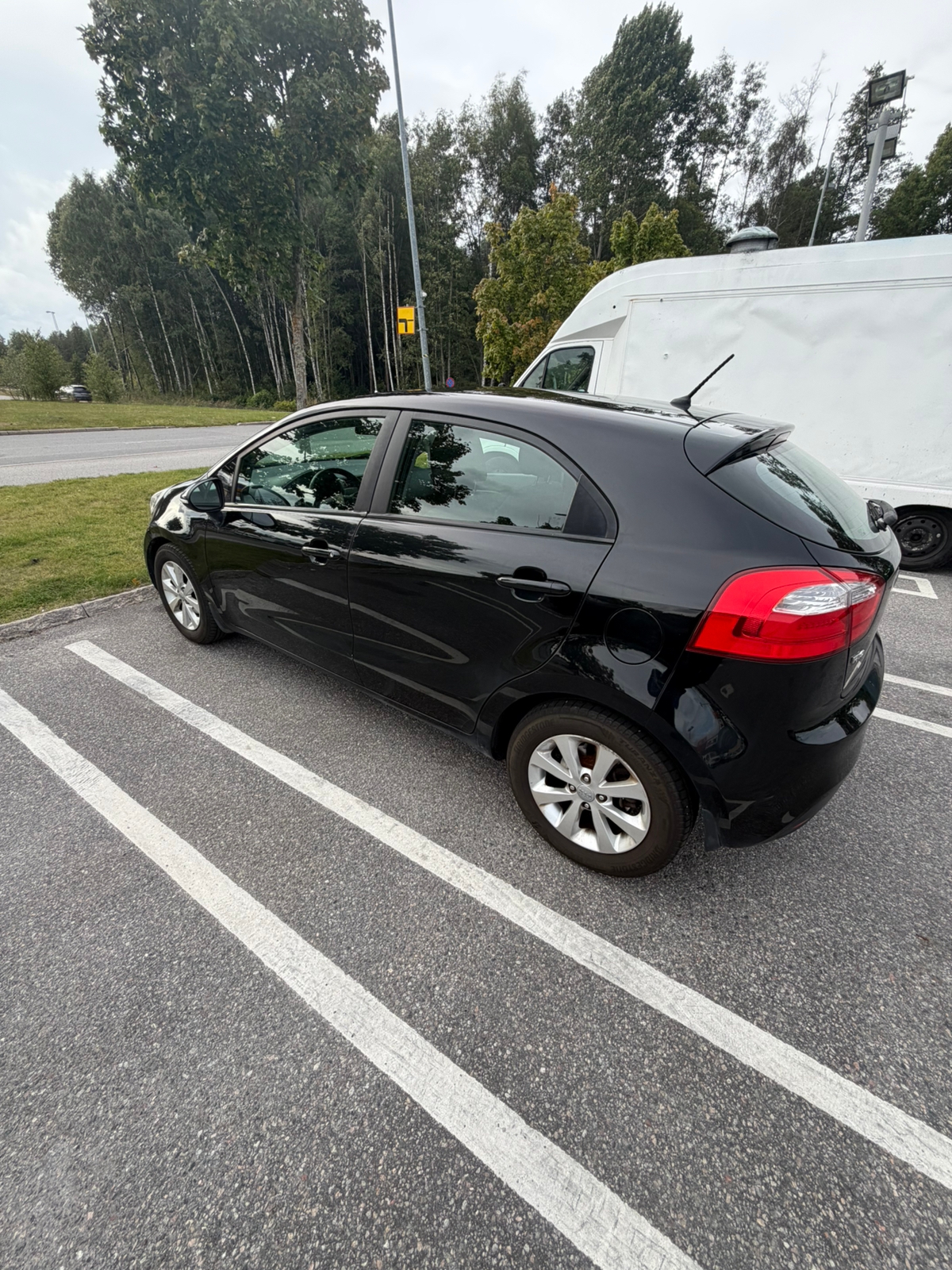 Kia Rio 5-dörrar 1.2 CVVT Manuell 2013, bild 3/6