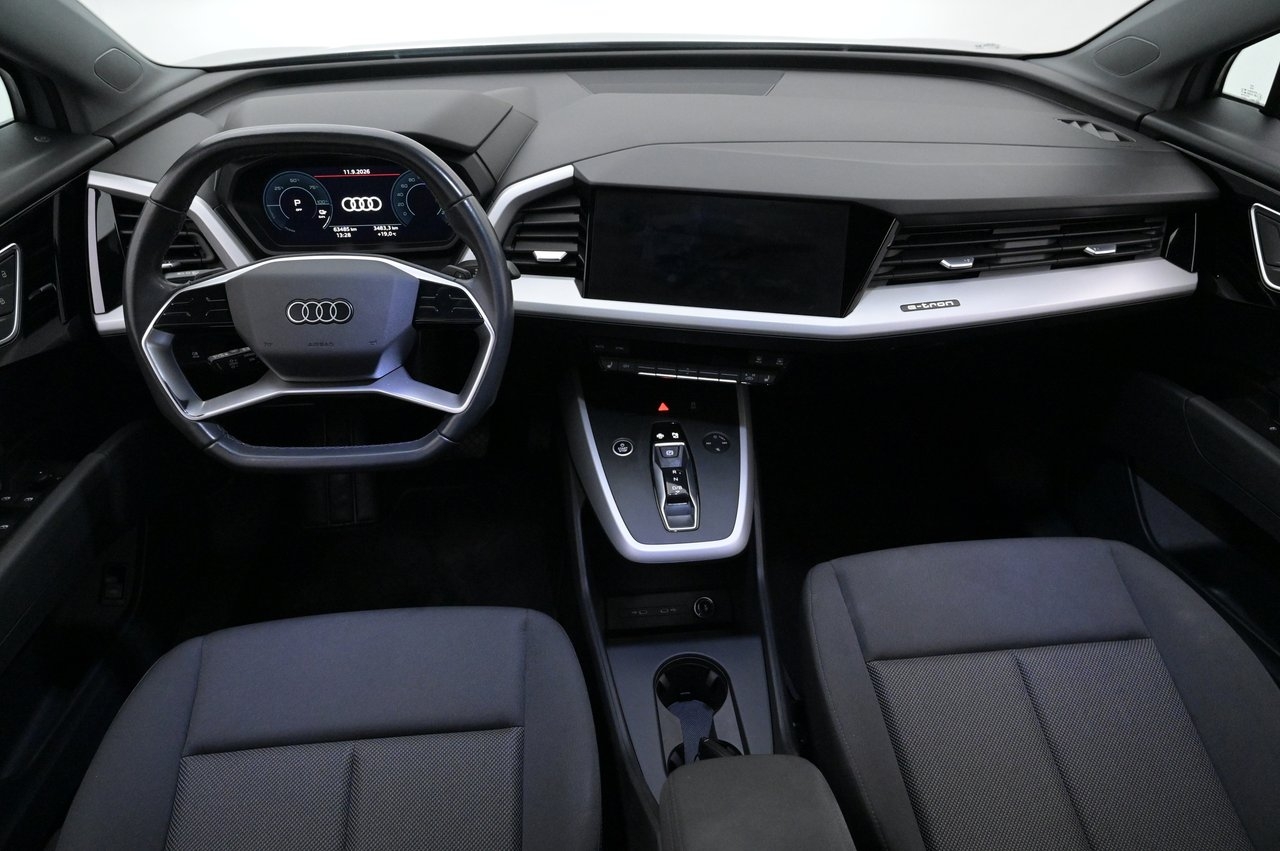 Audi Q4 e-tron 2023, photo 6/10