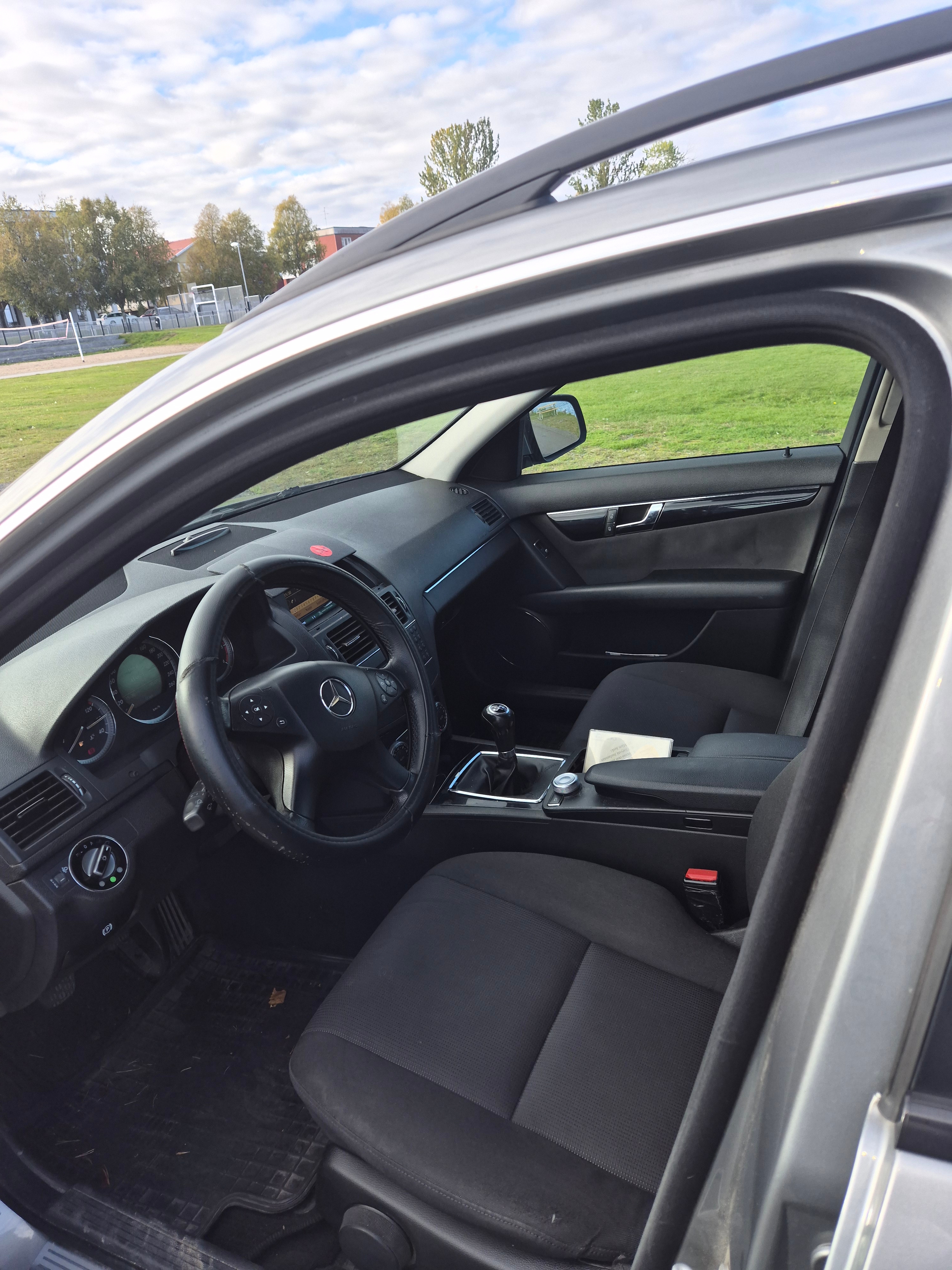 Mercedes-Benz C 220 T CDI Manuell 2008, bild 2/3