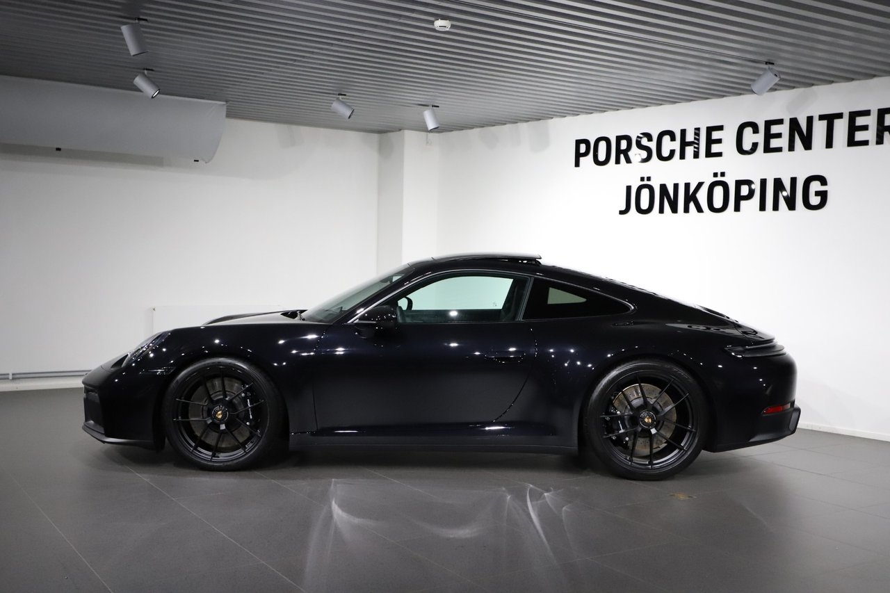 Porsche 911 992.2 Carrera 4 GTS 2026, kuva 2/10