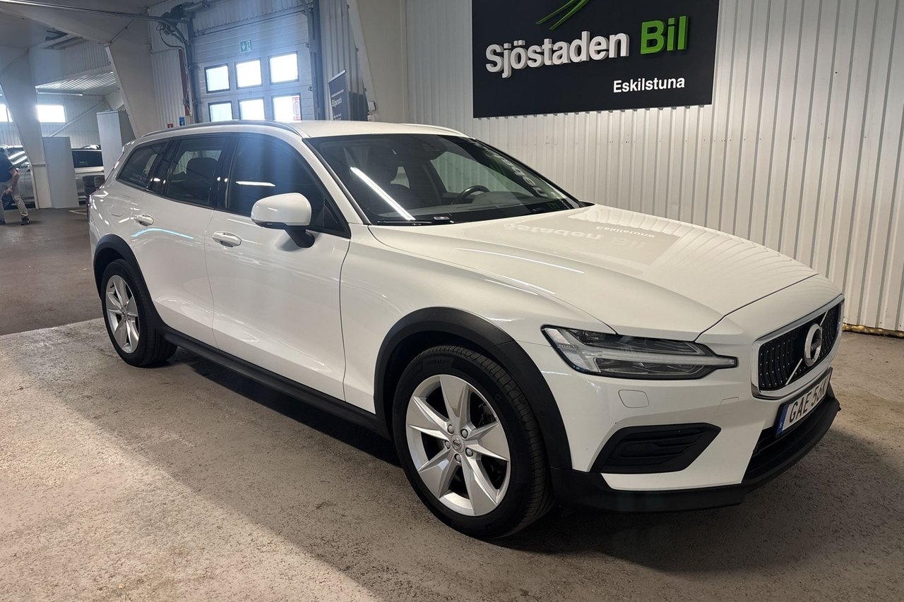 Volvo V60 Cross Country 2020, photo 7/10