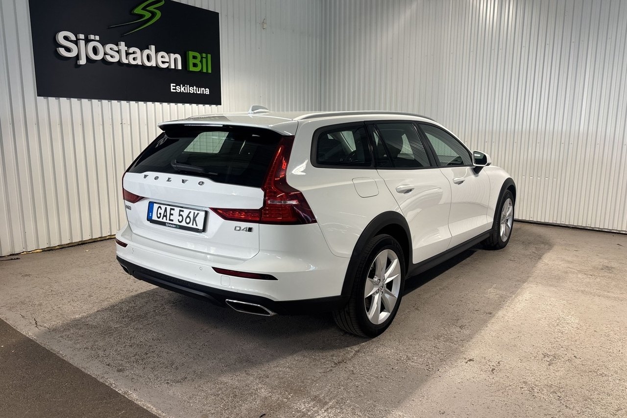 Volvo V60 Cross Country 2020, photo 5/10