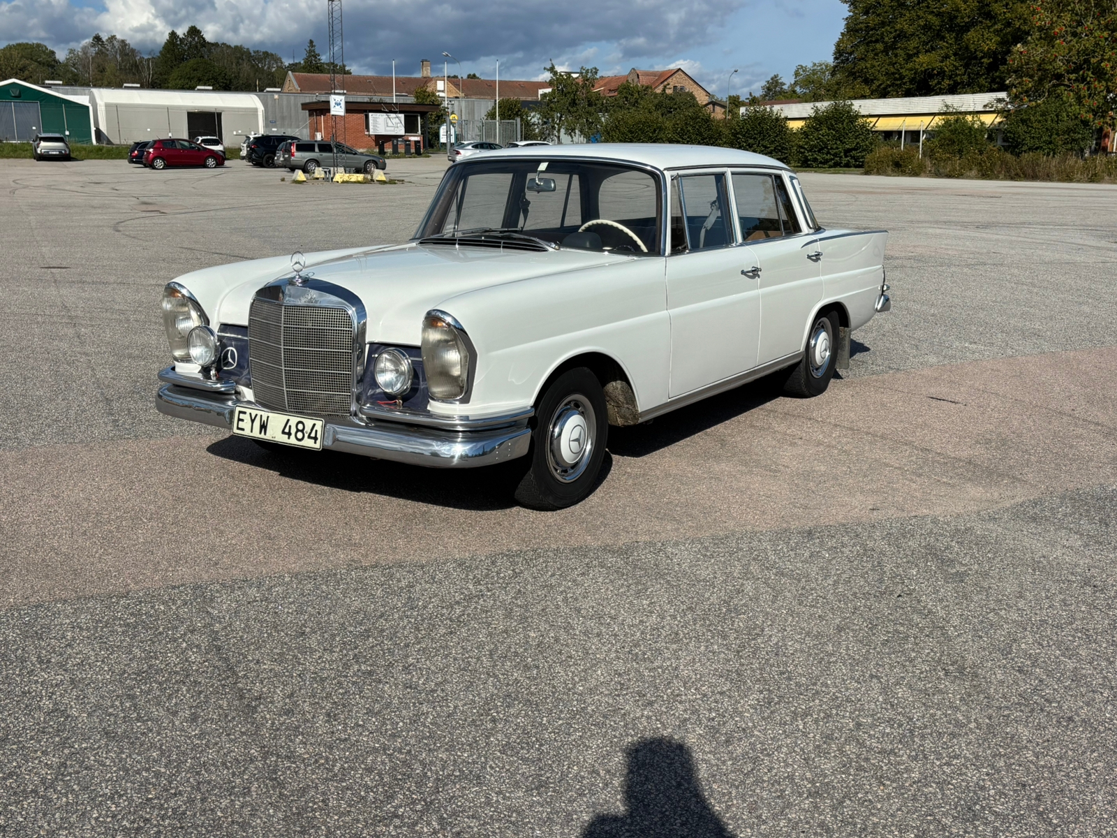 Mercedes-Benz 220