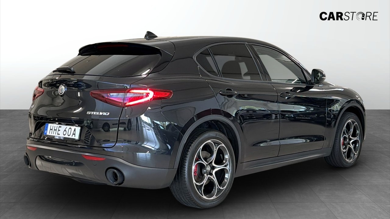 Alfa Romeo Stelvio 2.0 Turbo Q4 201Hk 2022, bild 2/10
