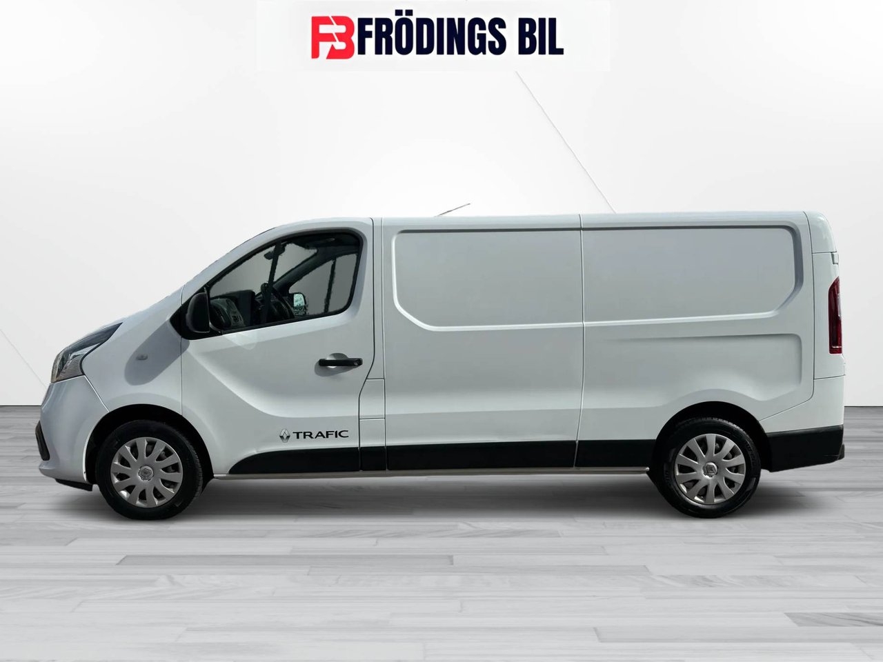 Renault Trafic 2018, photo 2/19