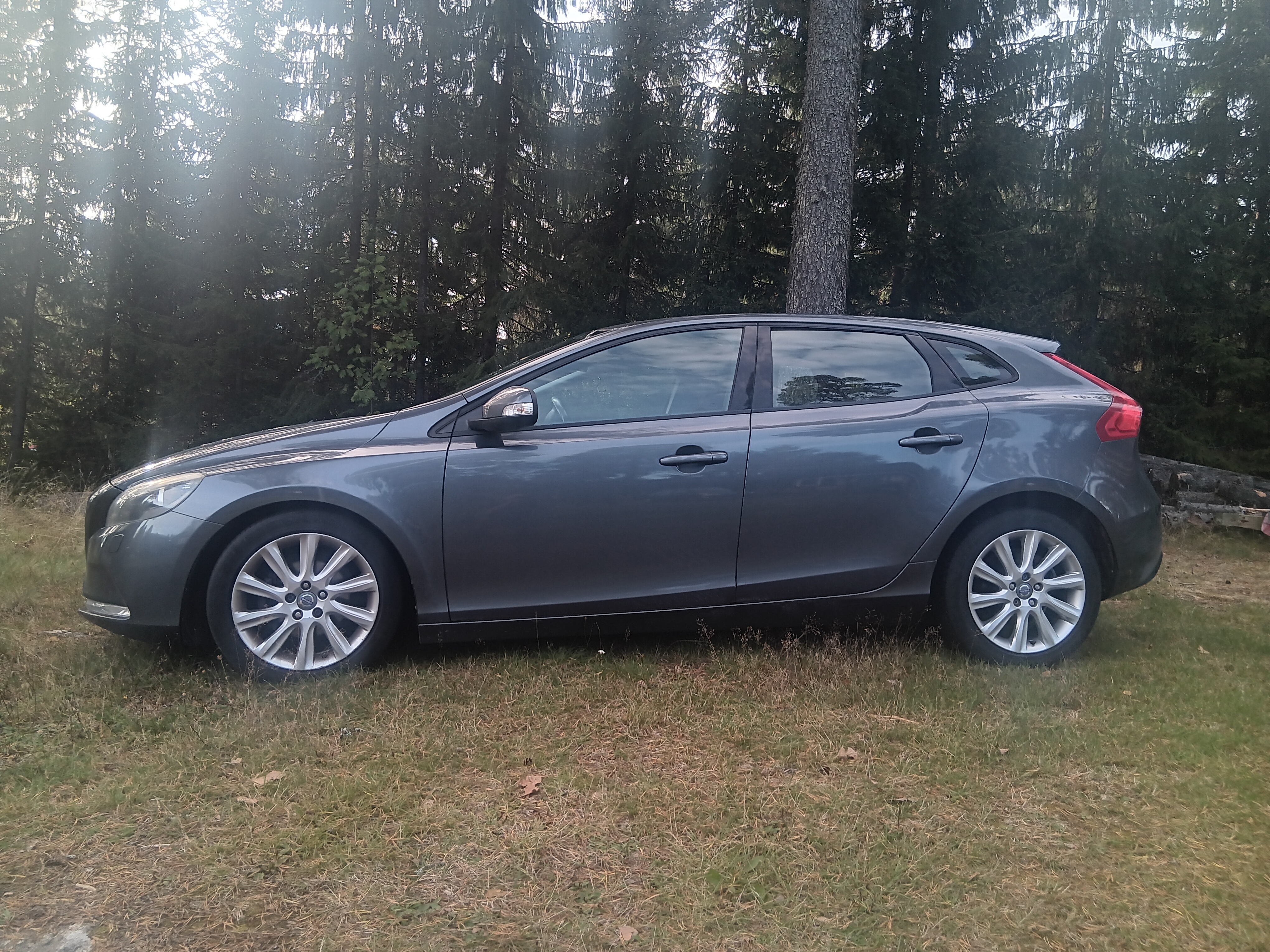Volvo V40 D2 Manuell 2014, bild 2/4