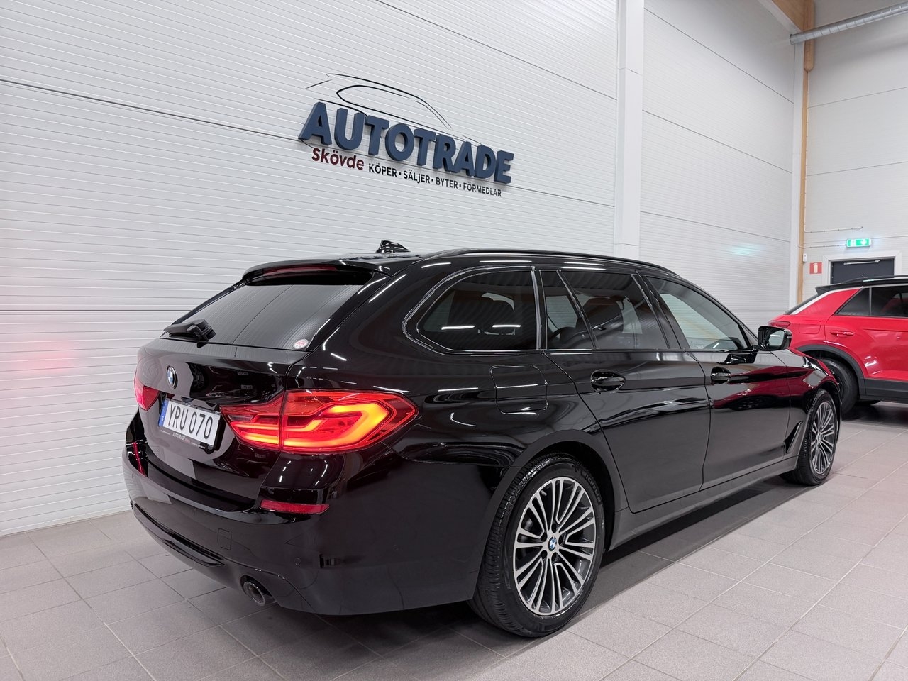 BMW 520 2019, bild 6/10