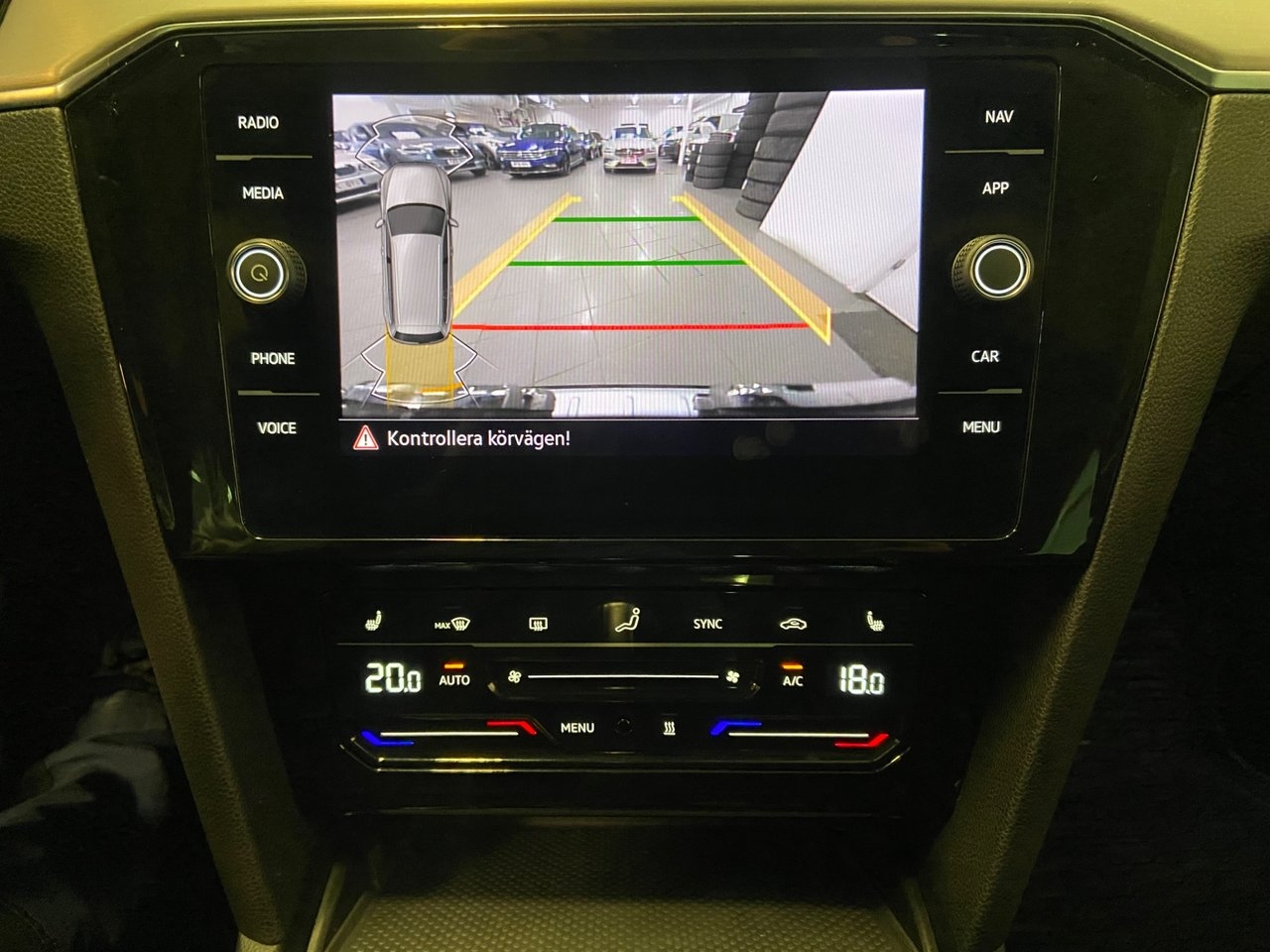 Volkswagen Passat 2023, bild 5/8