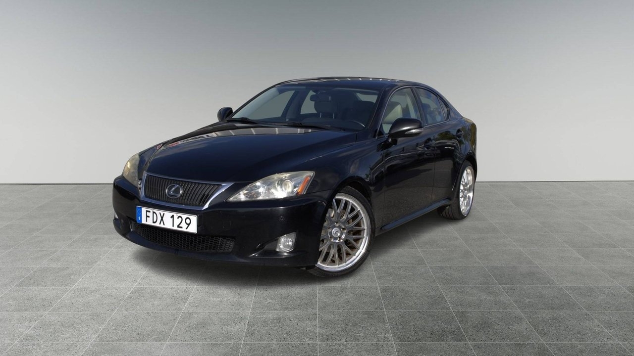 Lexus IS