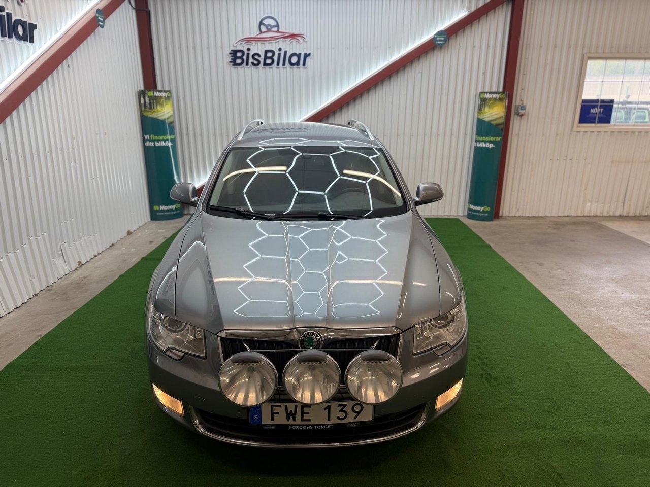 Skoda Superb 2012, bild 4/10