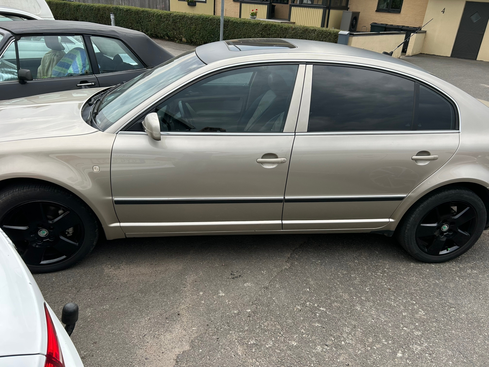 Skoda Superb 2.5 V6 TDI Manuel 2003, bild 4/5