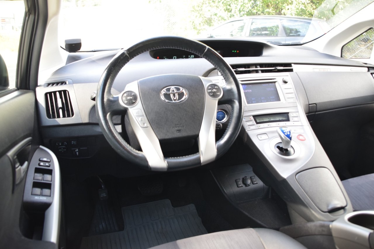 Toyota Prius Plug-in Hybrid 2013, kuva 7/10