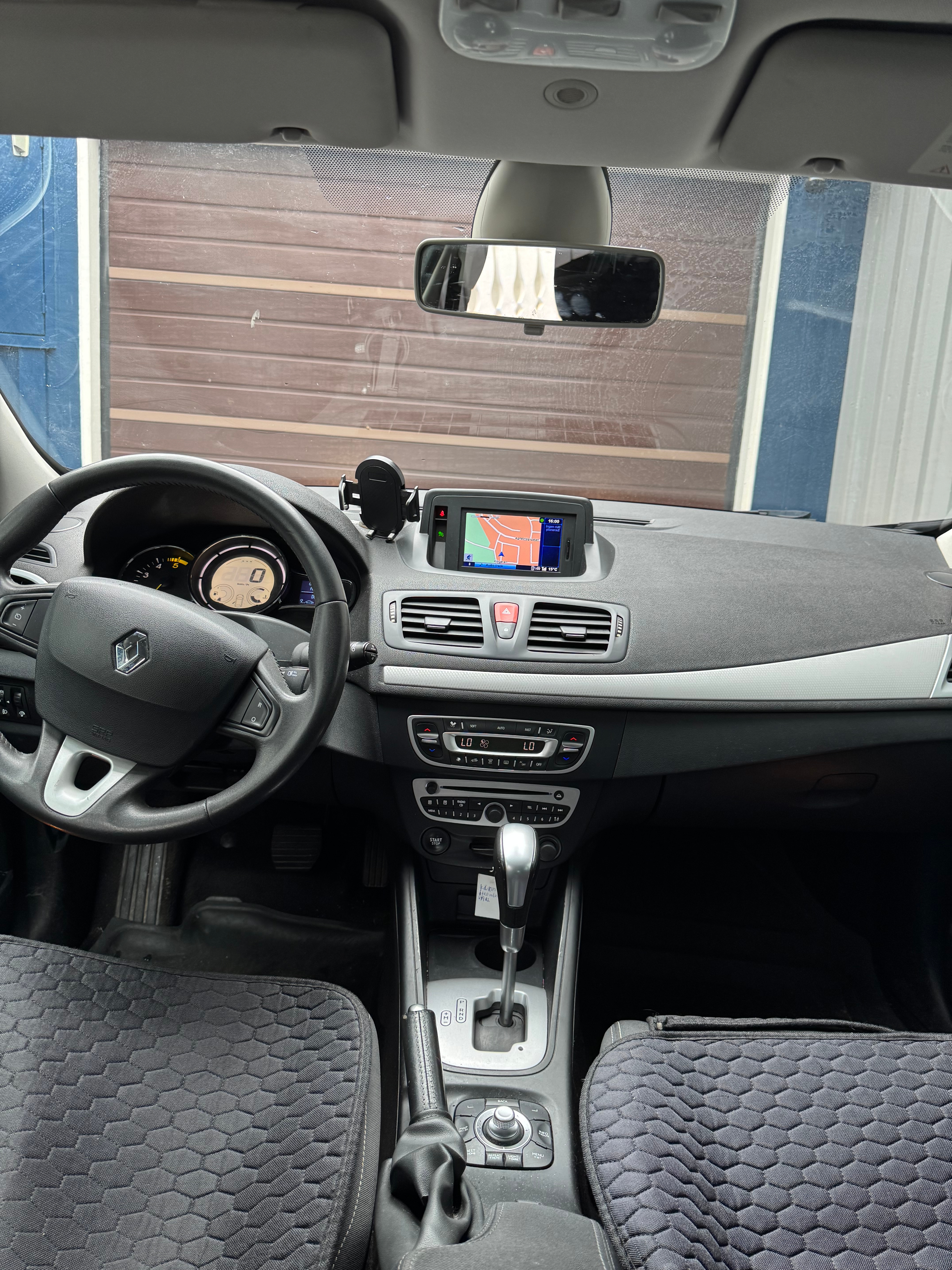 Renault Megane III Grandtour 1.5 dCi DCT 2011, bild 3/4