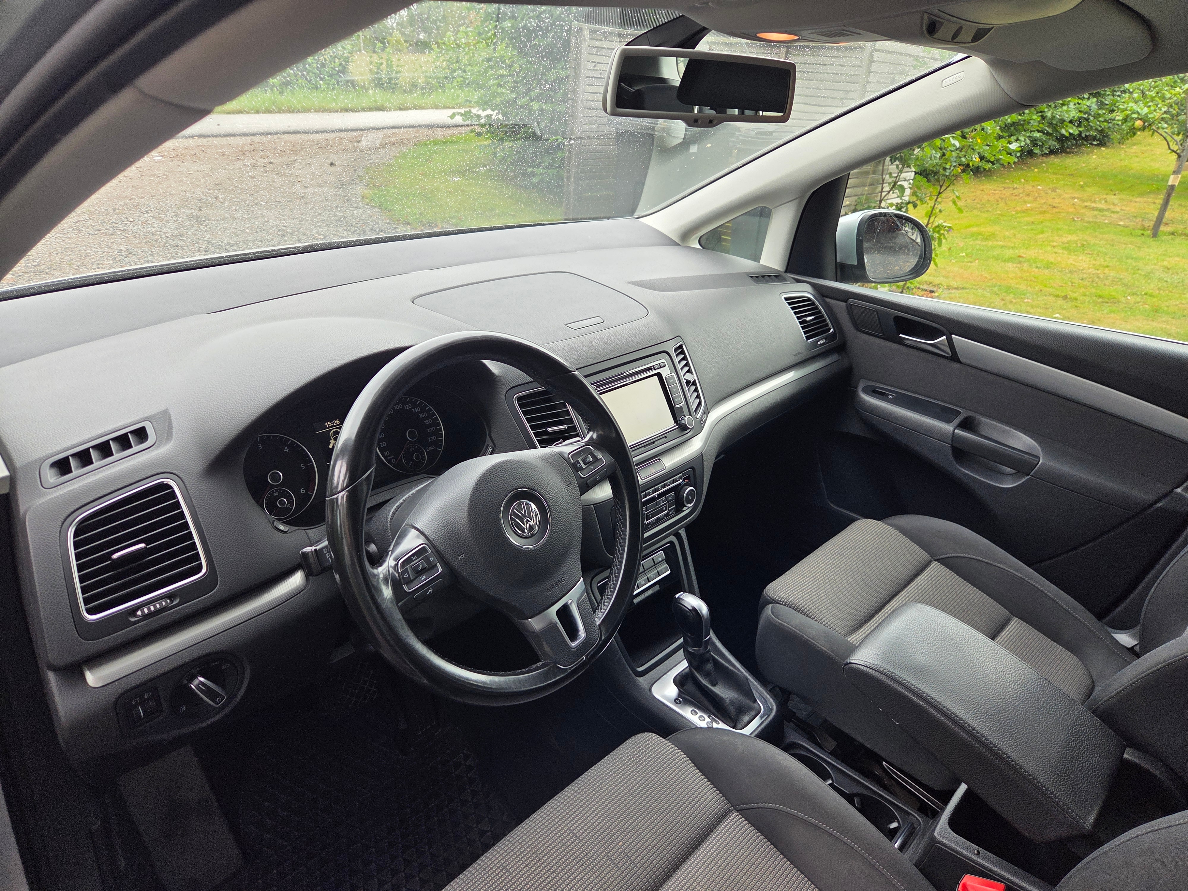 Volkswagen Sharan 2011, kuva 4/7