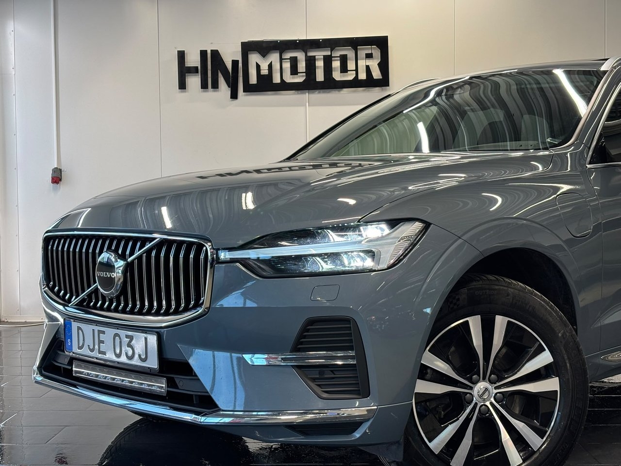 Volvo XC60 Recharge T6 AWD Core Ed 2023, bild 2/10