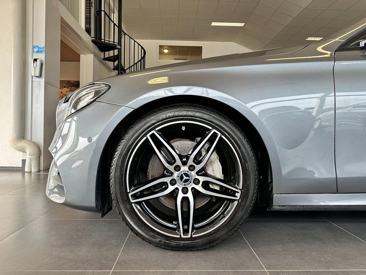 Mercedes-Benz E 220 d T AMG Line 2018, bild 6/10