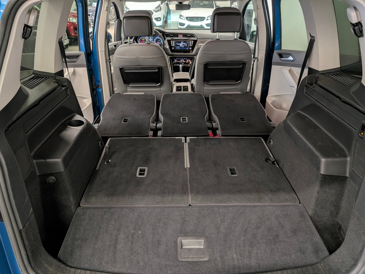 Volkswagen Touran 2017, bild 7/10