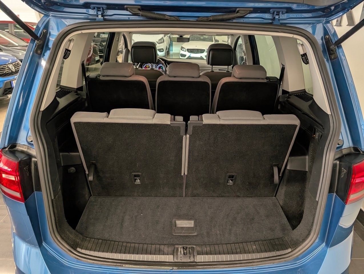 Volkswagen Touran 2017, bild 5/10