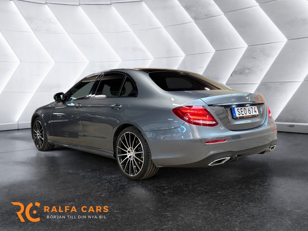 Mercedes-Benz E 220 d AMG Pano 360° 2019, kuva 4/10