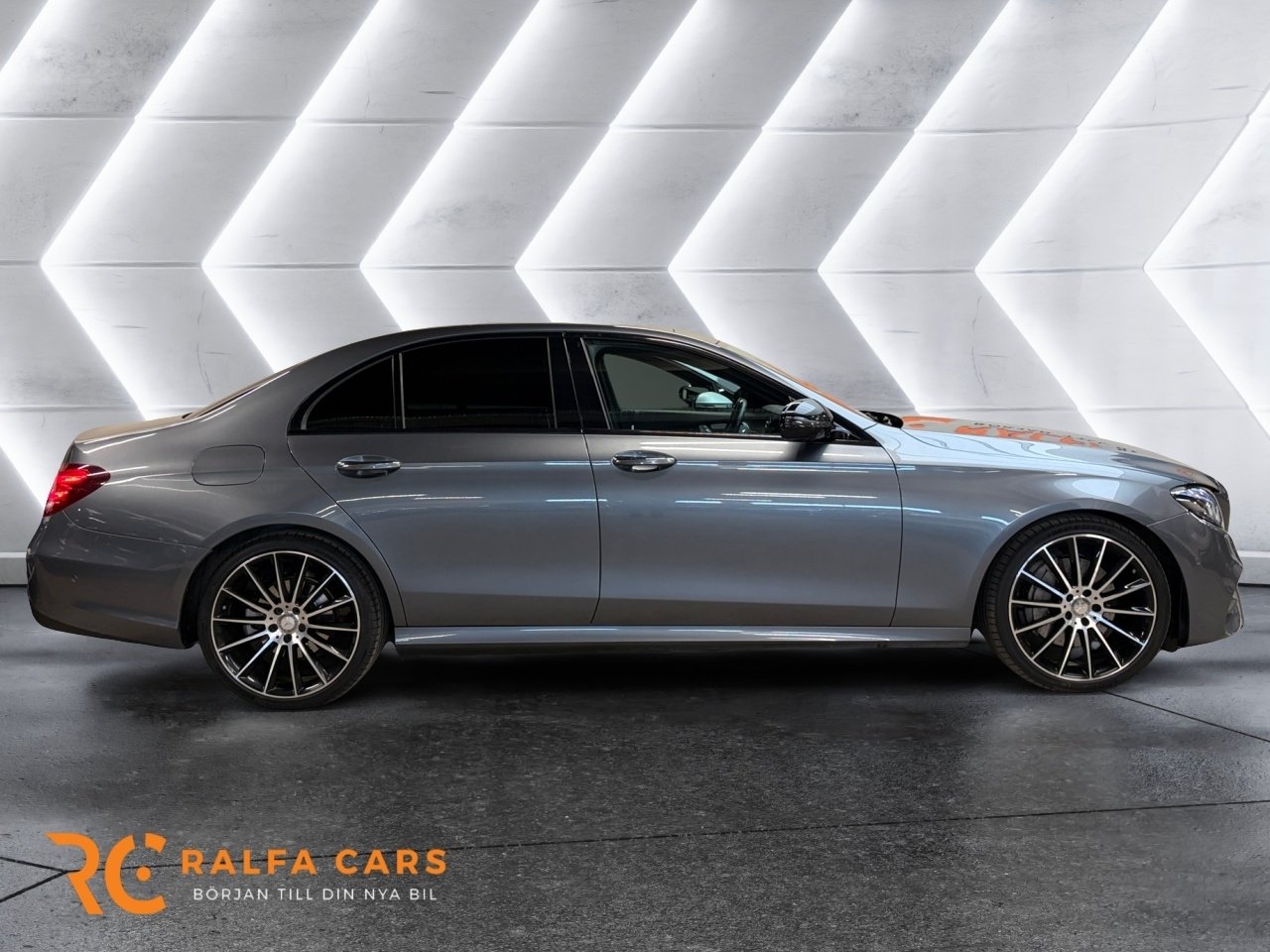 Mercedes-Benz E 220 d AMG Pano 360° 2019, kuva 6/10