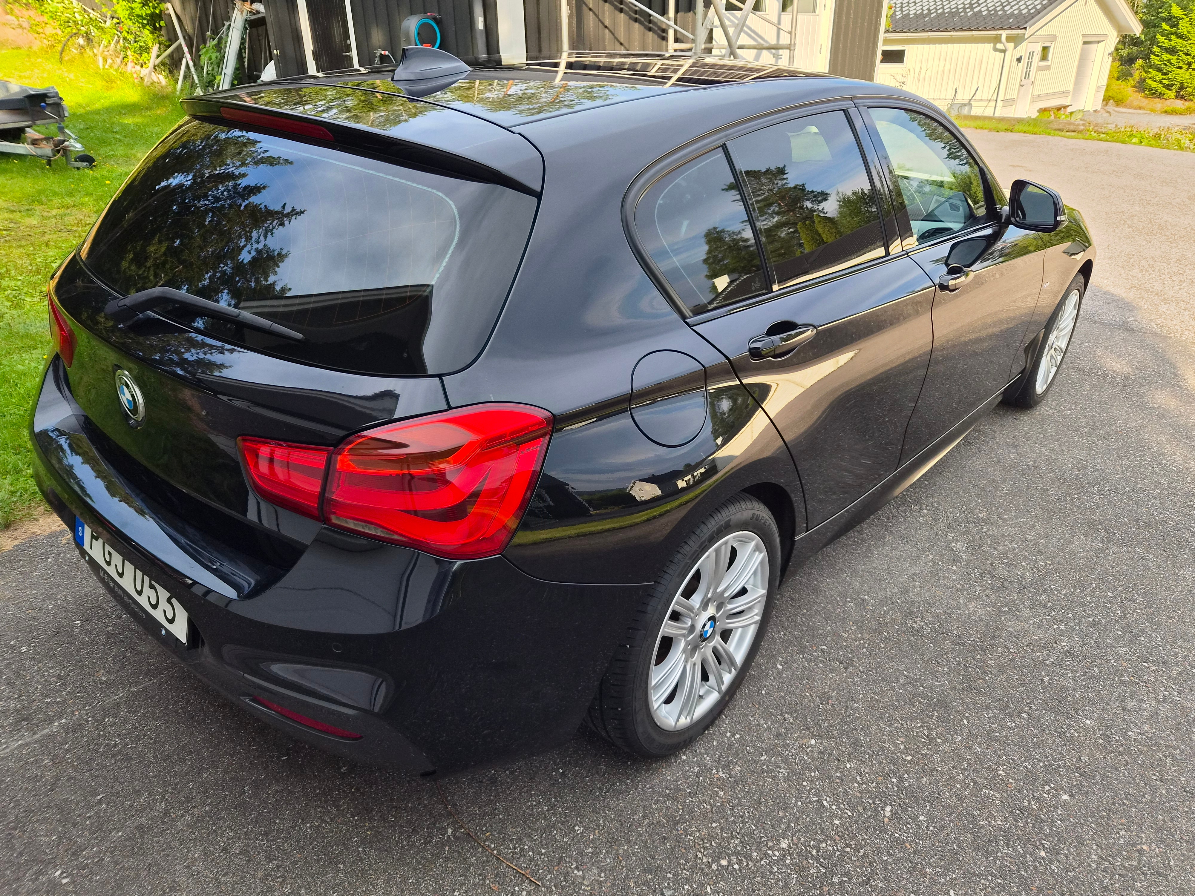 BMW 118 d xDrive 5-dörrars Manuell 2017, bild 2/6