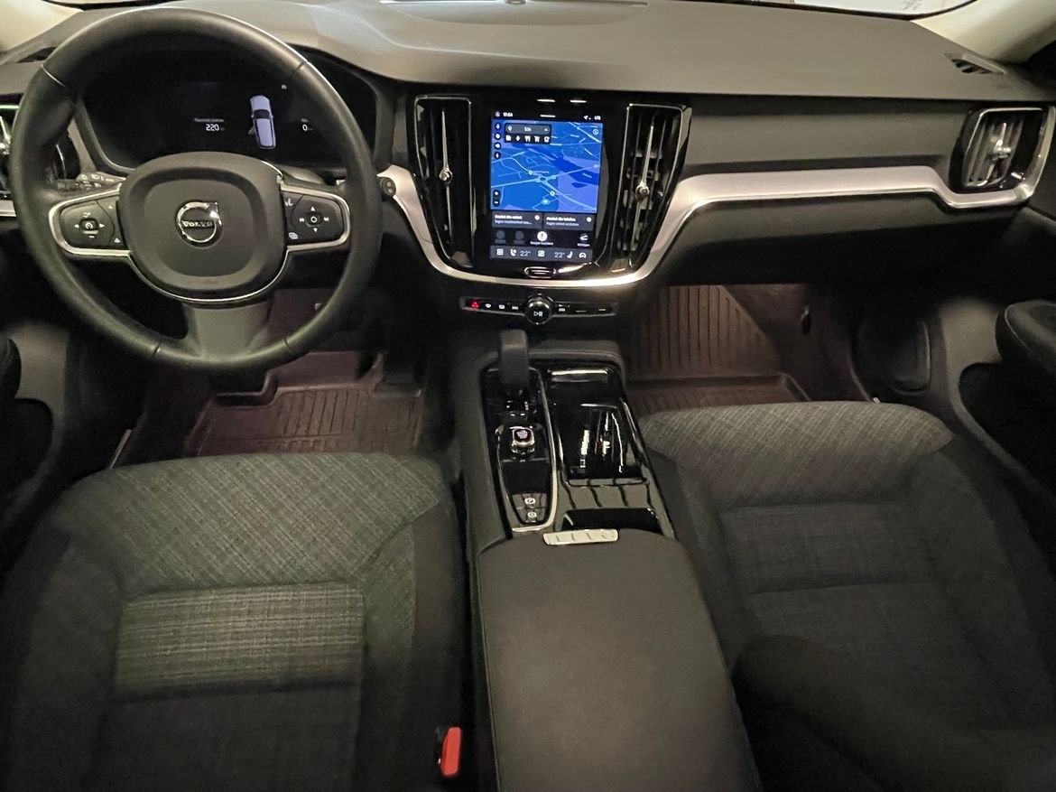 Volvo V60 Recharge T6 II Core Edition 2024, bild 5/6