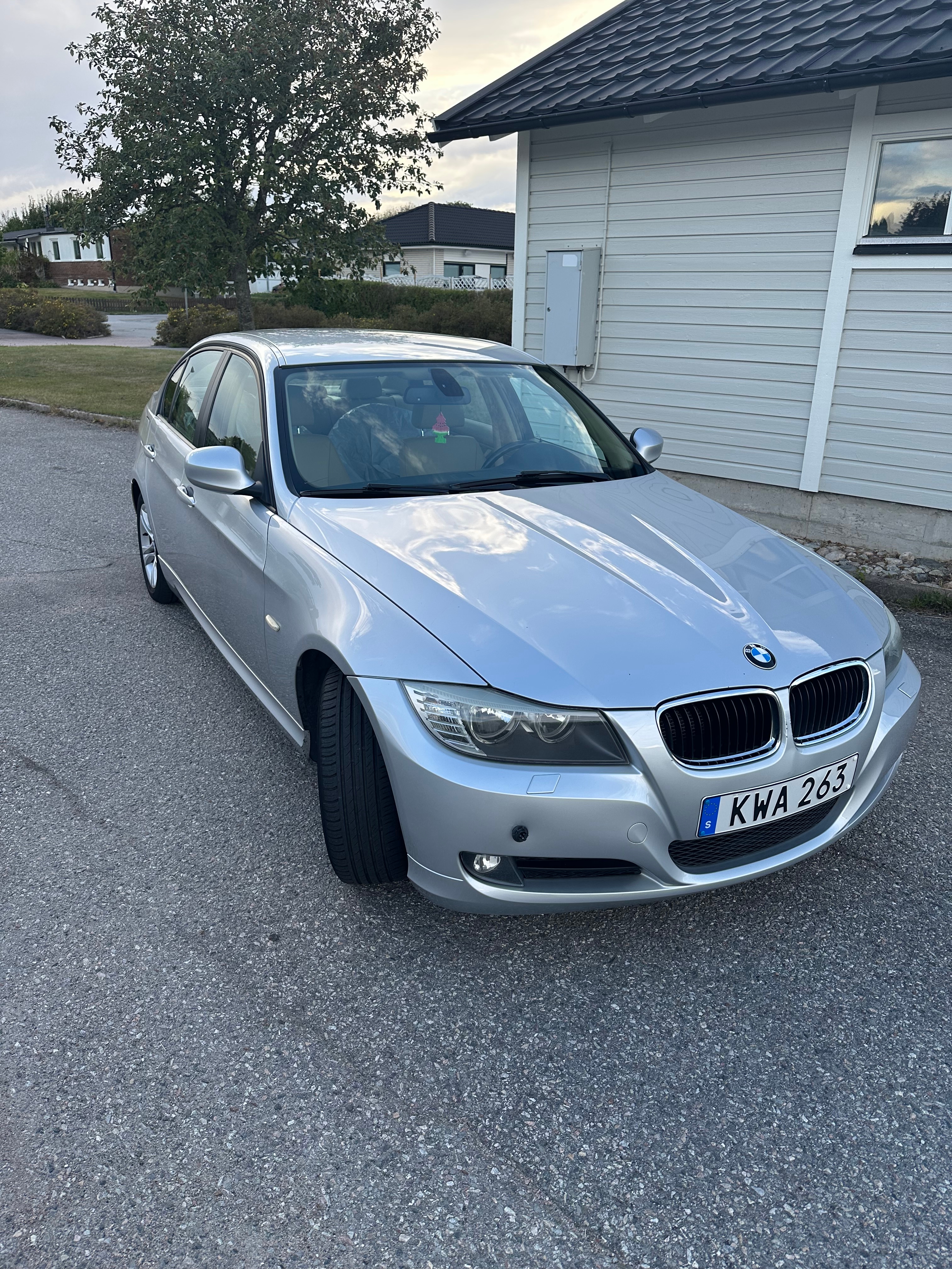 BMW 320 i Sedan Automatisk 2011, kuva 4/7
