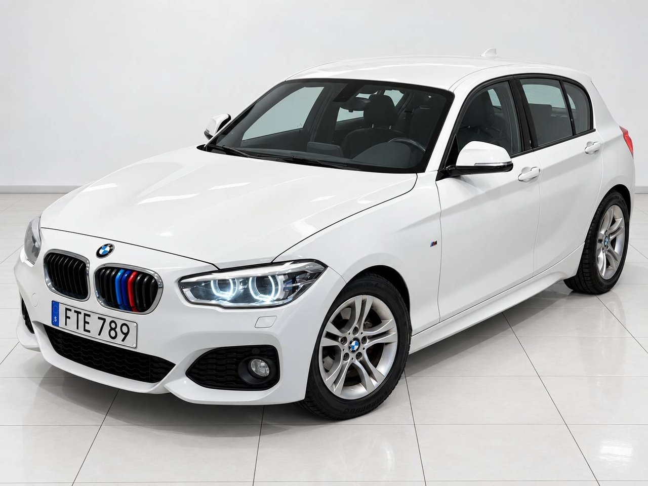 BMW 116 d 5-dörrars Steptronic M Sport 2016, bild 2/10