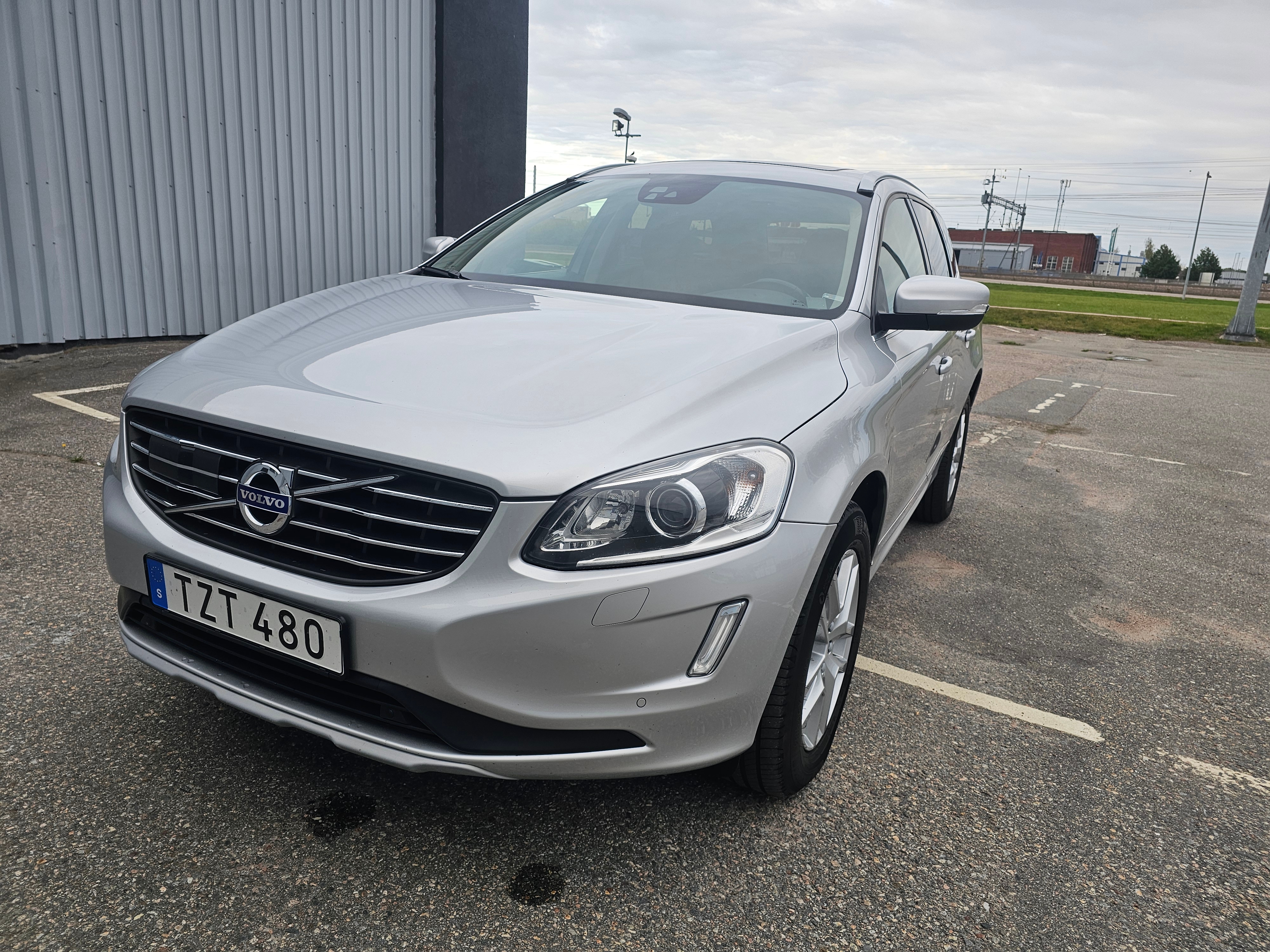 Volvo XC60 D4 AWD 2017, bild 2/10