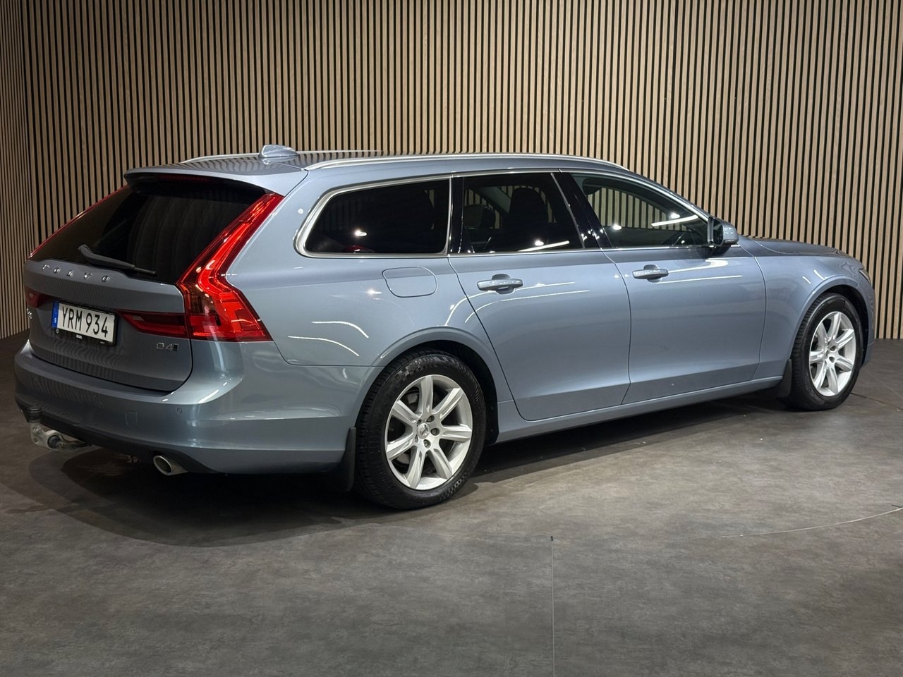 Volvo V90 D4 AWD Automat Business 2018, bild 4/10