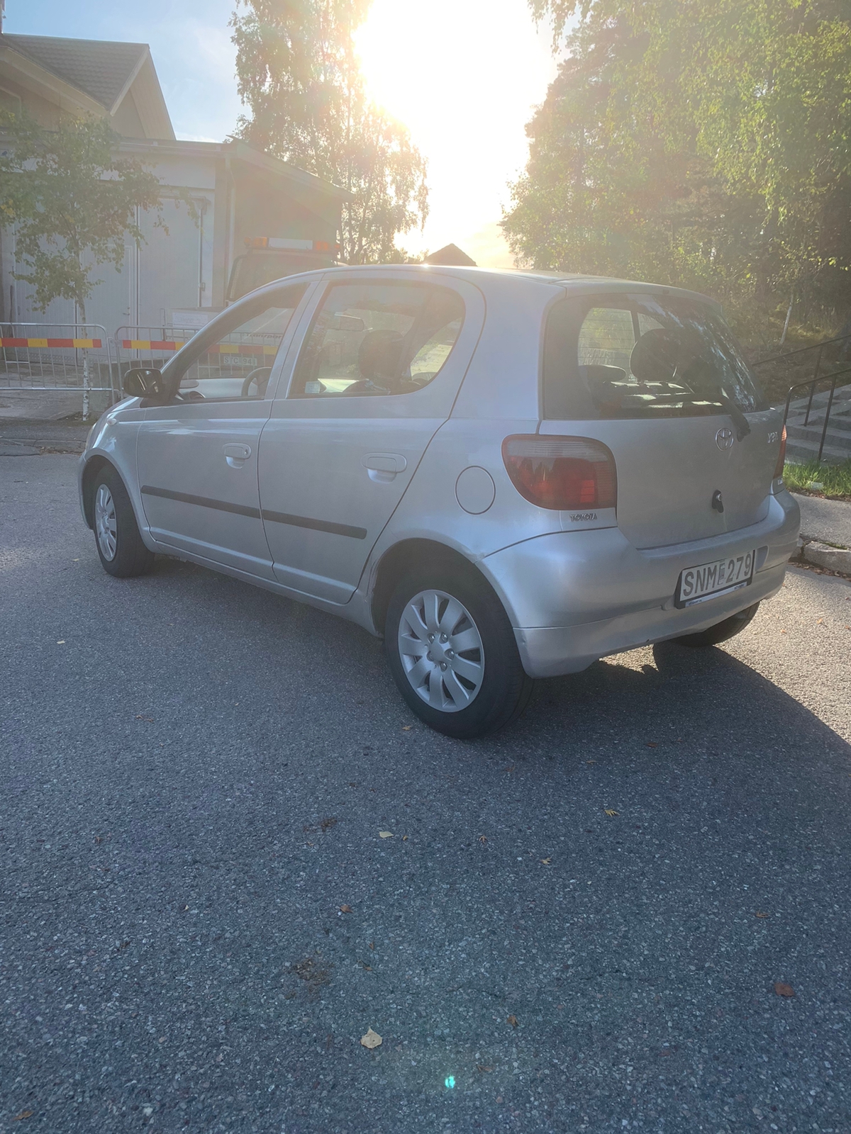 Toyota Yaris 5-dörrar 1.0 VVT-i Manuell 2001, bild 3/10