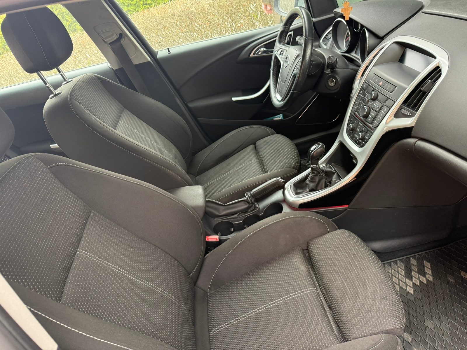 Opel Astra 2012, photo 4/9