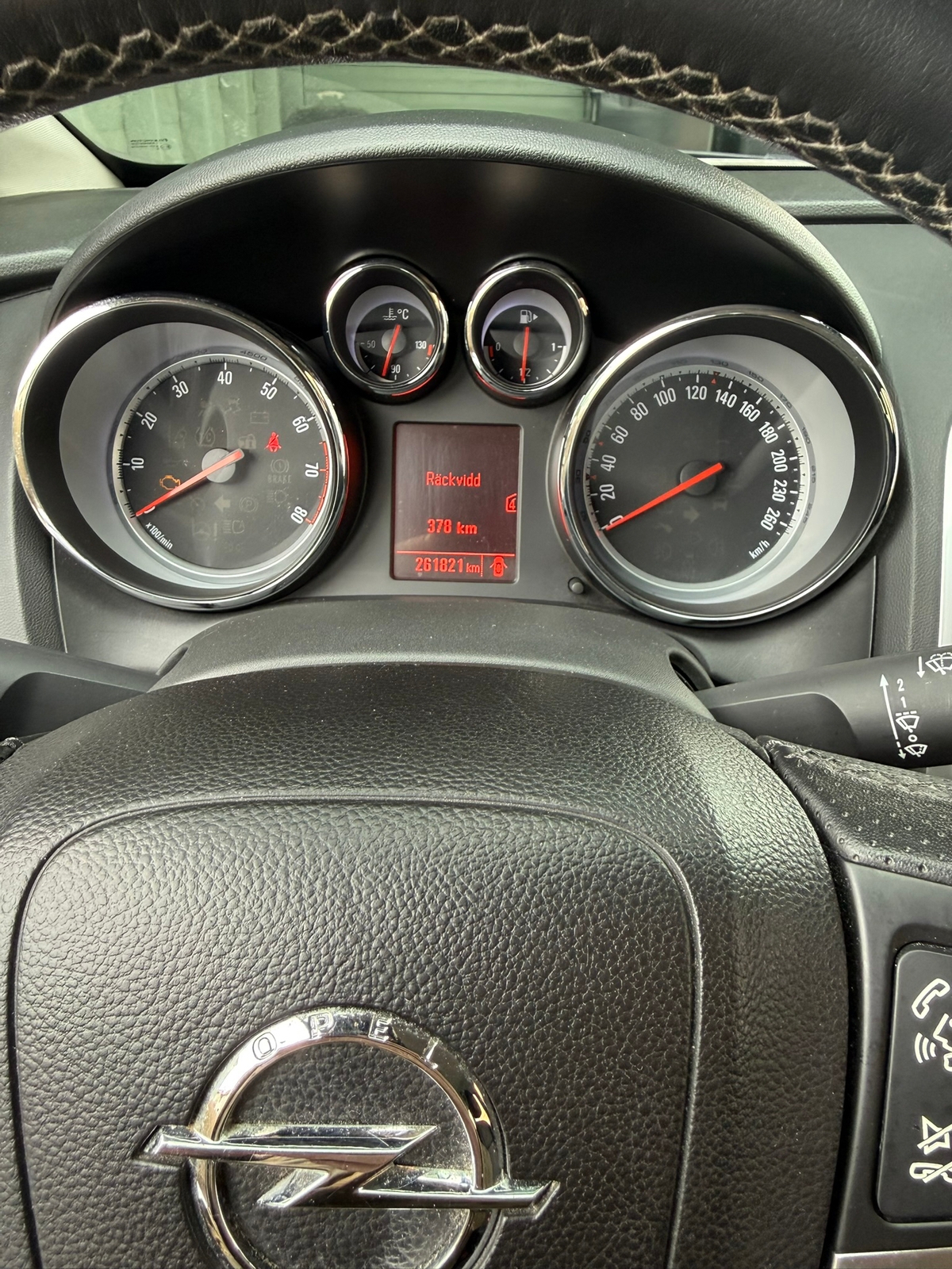 Opel Astra 2012, photo 6/9