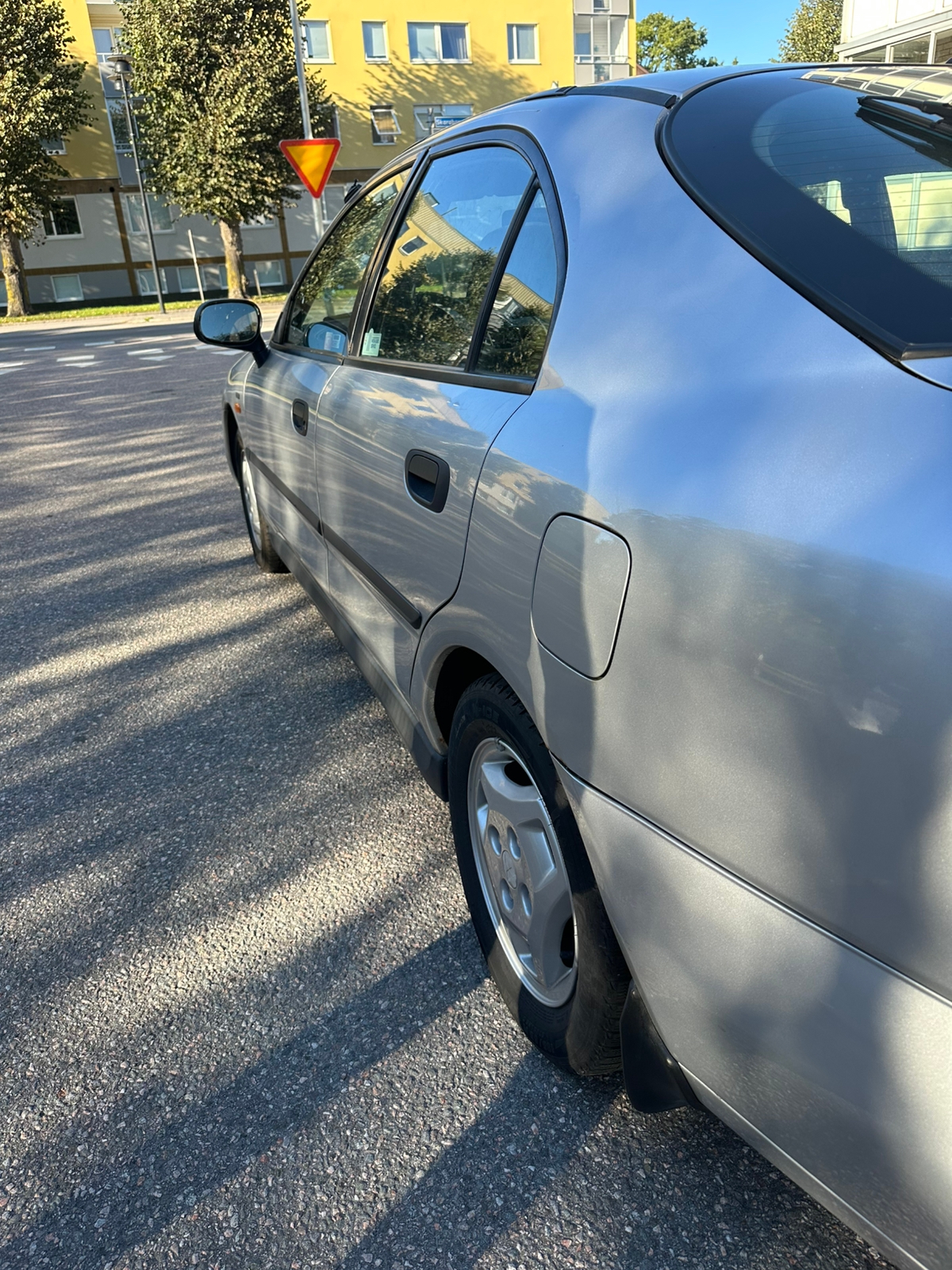 Mitsubishi Carisma 1.8 GDI INVECS-II 1998, kuva 4/6