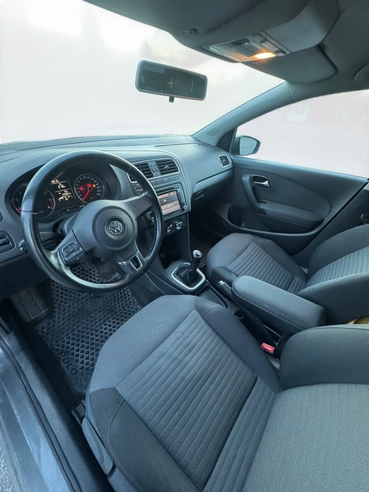 Volkswagen Polo 2012, bild 7/10