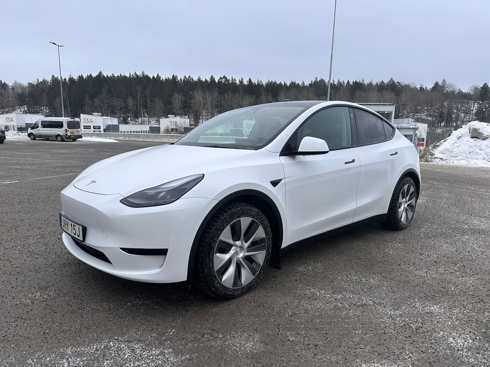 Tesla Model Y Standard Range RWD 2023, bild 7/8